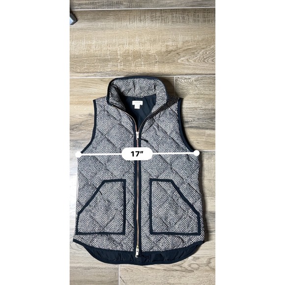 J. Crew Herringbone Quilted Down‎ Vest – Women's XS – Excellent Condition - Picture 10 of 11